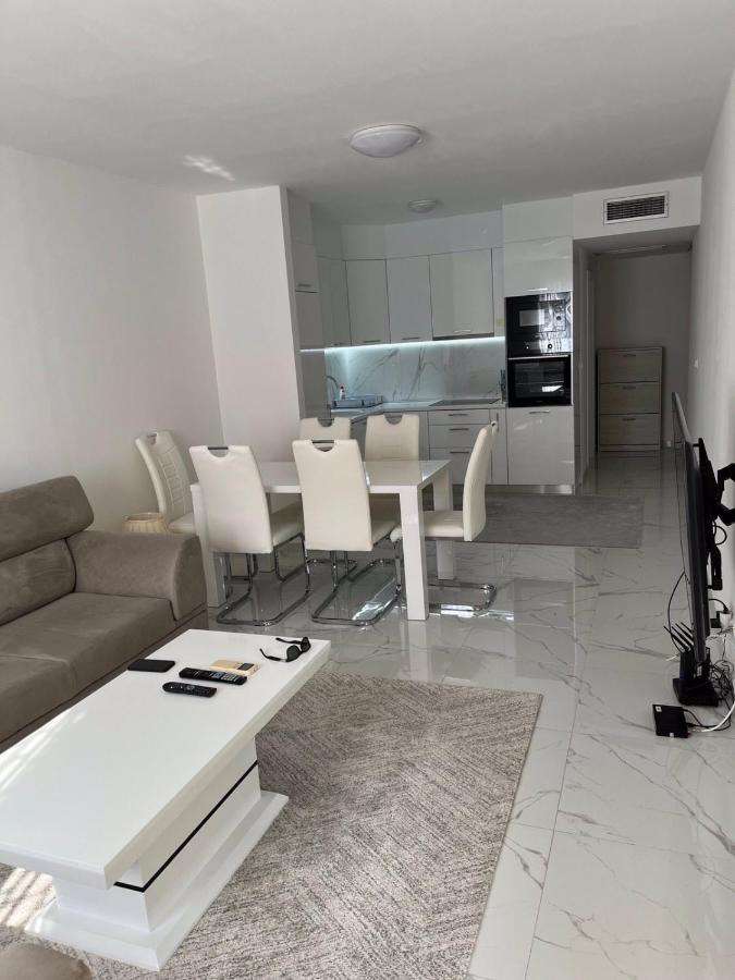Adriatik apartman Becici  Bagian luar foto
