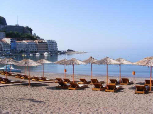 Adriatik apartman Becici  Bagian luar foto